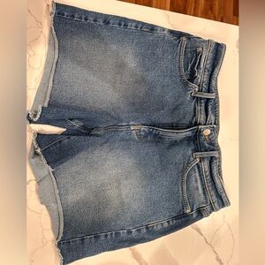 🌸NYDJ Statement Lift X Tuck Denim Shorts Size 31 Like New🌸